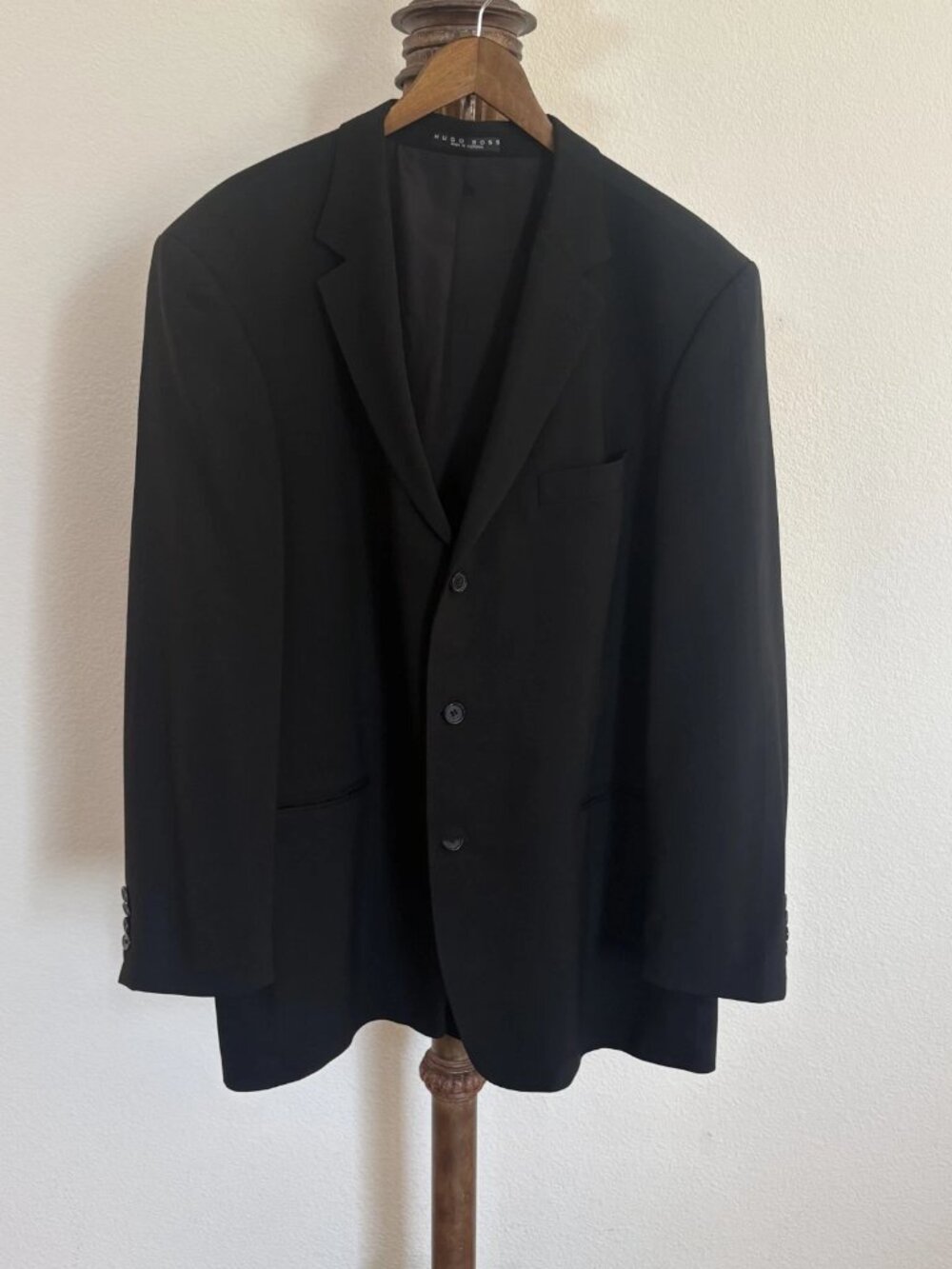 Hugo Boss Men's Size 48R Black Single Breasted 100% Virgin Wool Suit Jacket